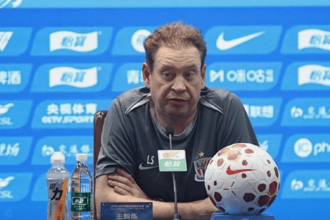 斯卢茨基：米内罗肌肉伤近三年都有，球队的伤病没有共性