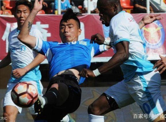 足球报：李国旭赛后连线两名新国脚，希望他们更自信一些