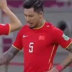 门柱拒国脚 乌龙断