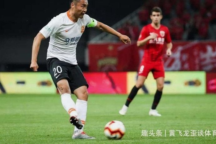 阿瑙托维奇抽射破门遭手球判罚VAR介入无效